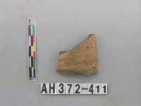 藏品(灰褐色夾砂陶口緣)的圖片